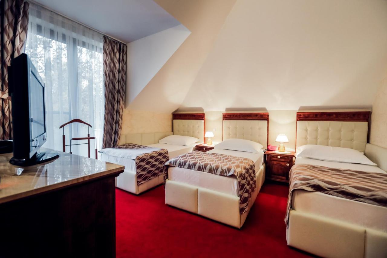 Hotel Dunav Ilok Buitenkant foto