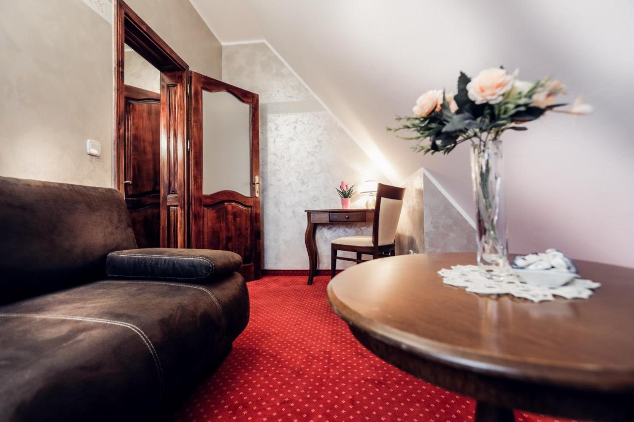 Hotel Dunav Ilok Buitenkant foto
