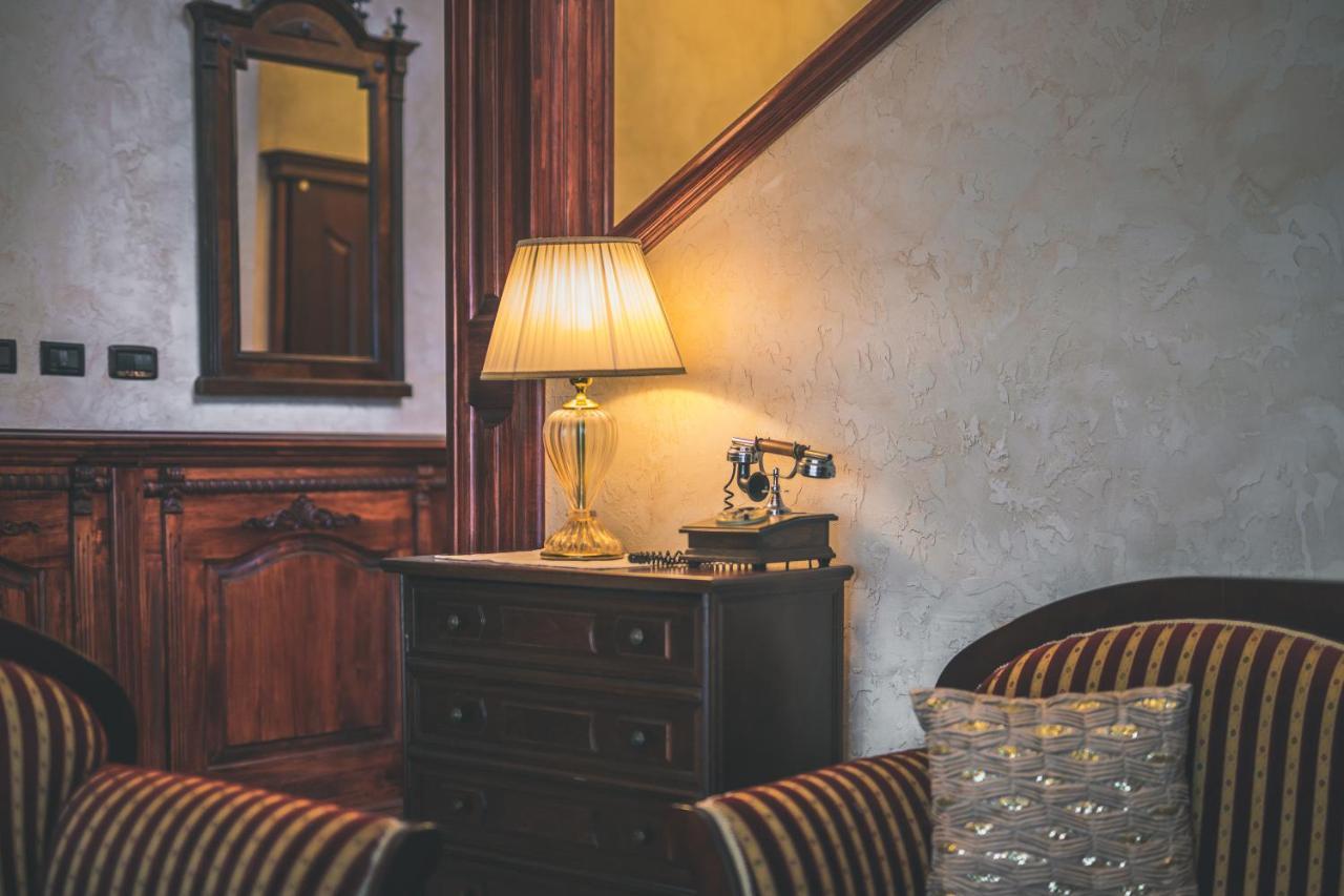 Hotel Dunav Ilok Buitenkant foto