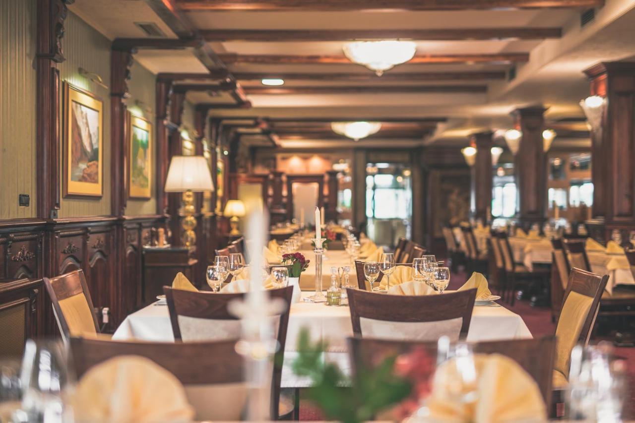 Hotel Dunav Ilok Buitenkant foto